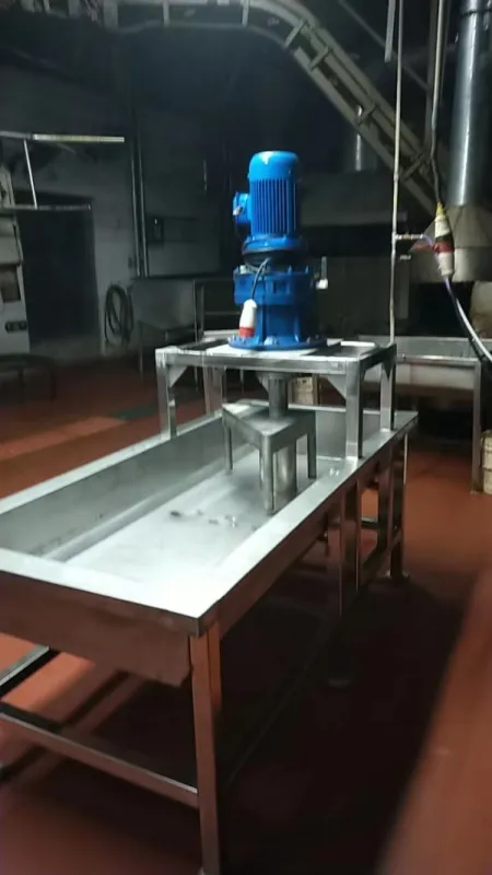 預扒松脂機